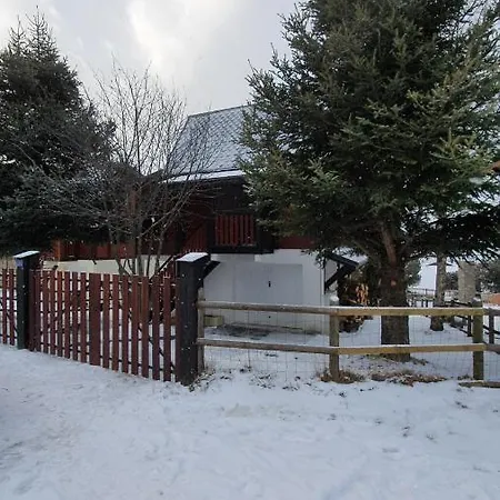 Les Sorbiers: Pyrenees Retreat With Garden And Access Chalet